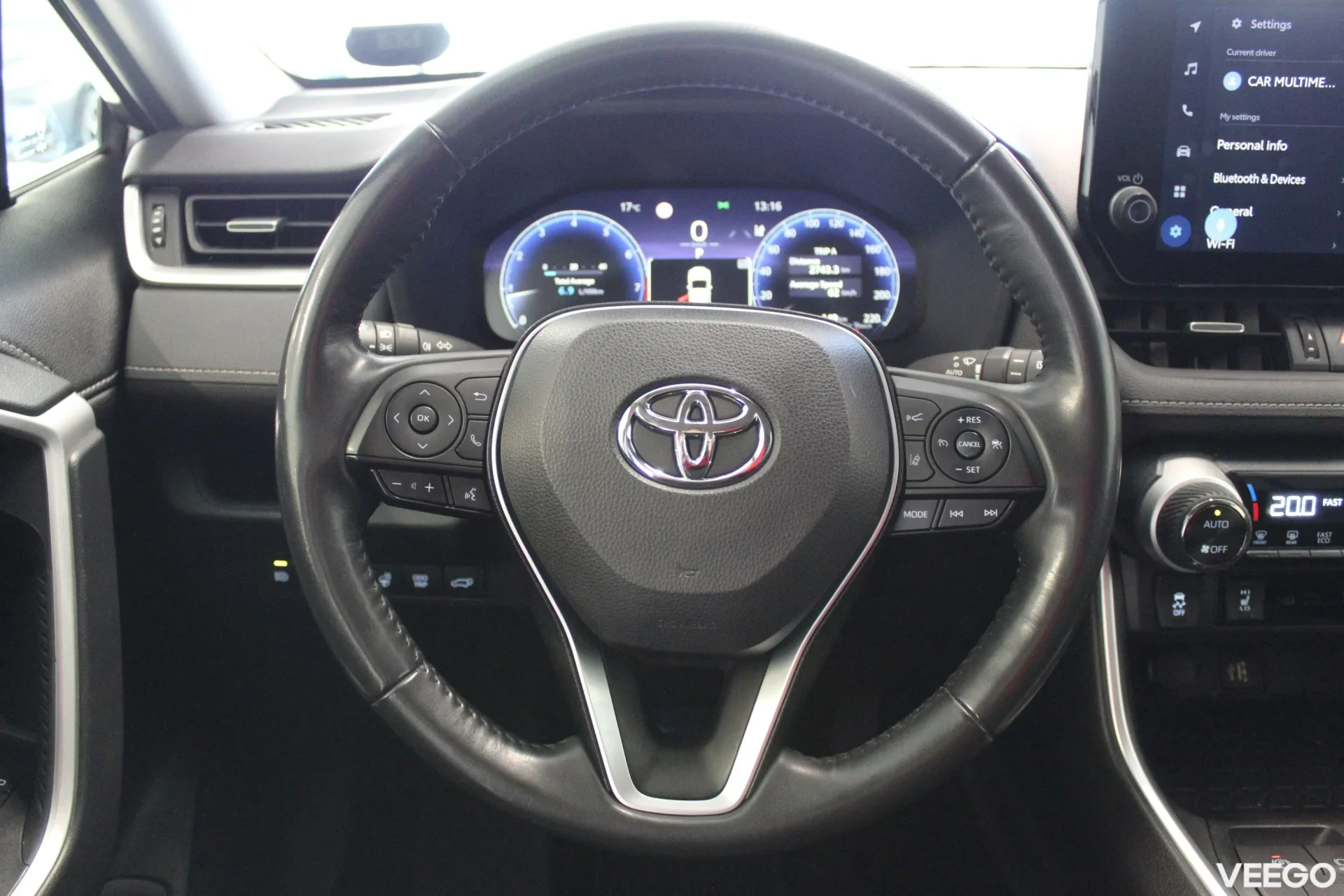 Toyota RAV4 Luxury Comfort pakett FWD 2 129kW