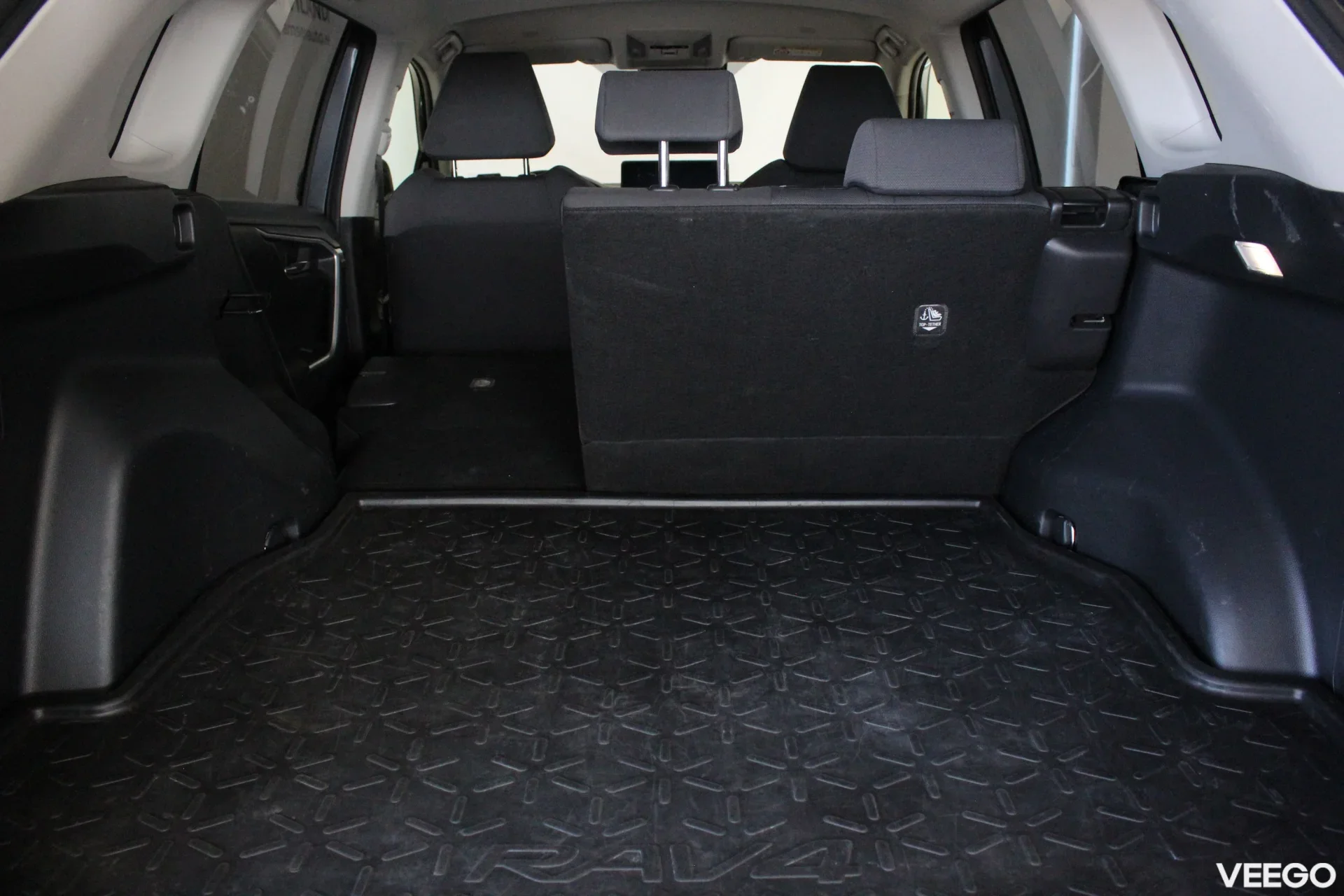 Toyota RAV4 Luxury Comfort pakett FWD 2 129kW