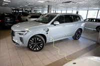 Volvo XC90 AWD H&K BRIGHT XENIUM INTELLI MY26 2 335kW thumbnail