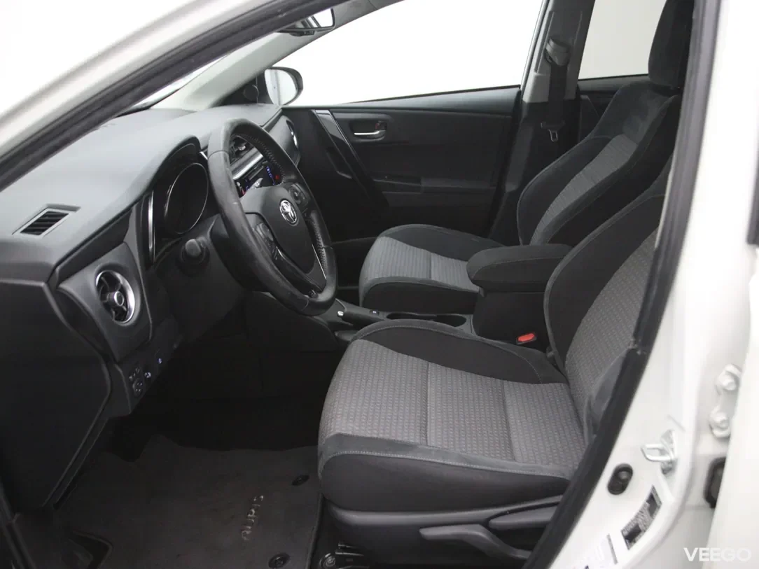 Toyota Auris 1.8 100kW