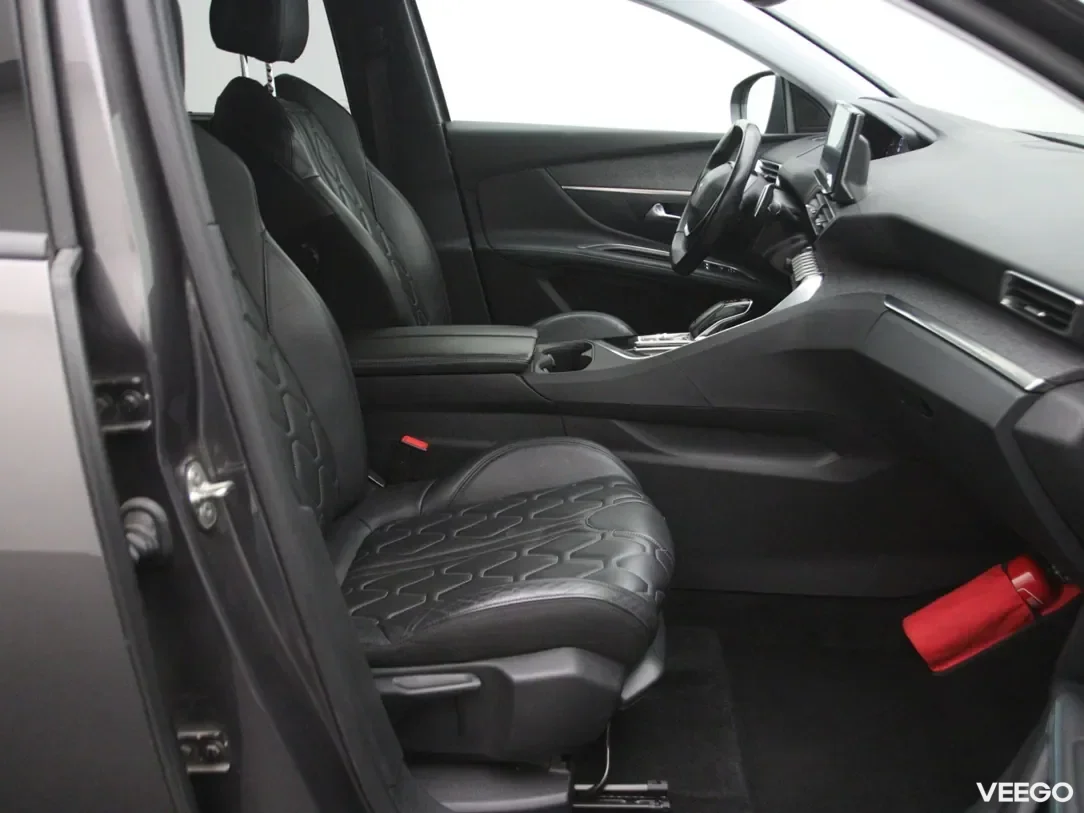 Peugeot 5008 1.5 96kW