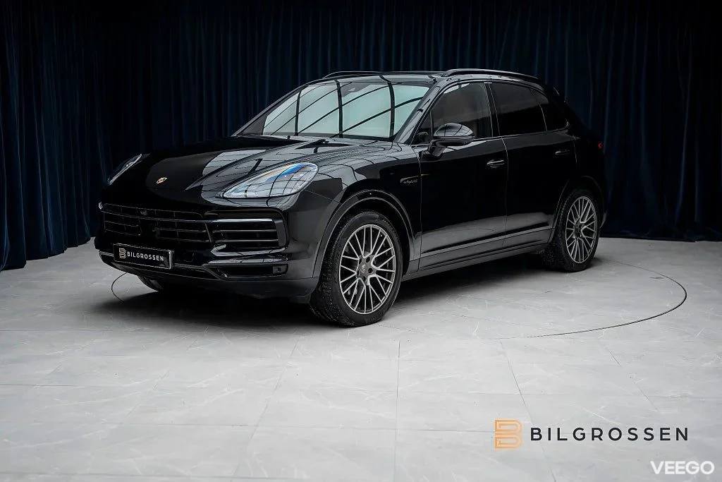 Porsche Cayenne E-Hybrid Platinum Edition Pano BOSE Hud MOMS 340kW