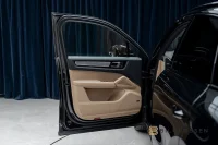 Porsche Cayenne E-Hybrid Platinum Edition Pano BOSE Hud MOMS 340kW