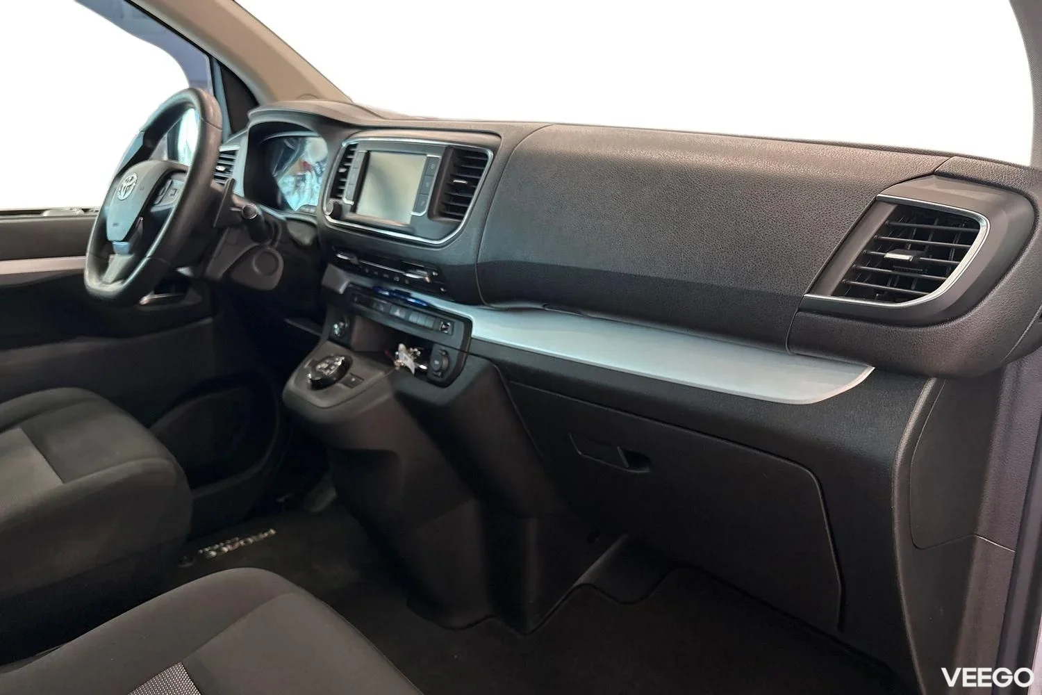 Toyota Proace Long Single Door Shuttle 2 130kW