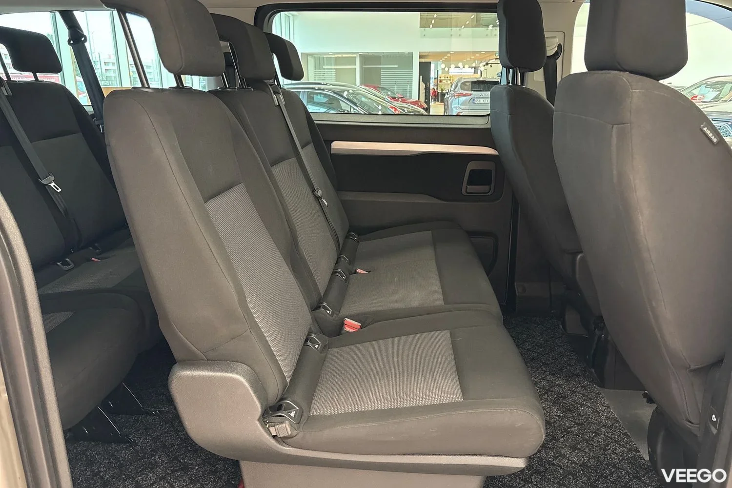 Toyota Proace Long Single Door Shuttle 2 130kW