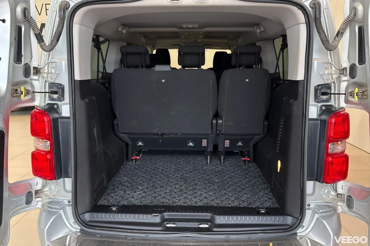 Toyota Proace Long Single Door Shuttle 2 130kW