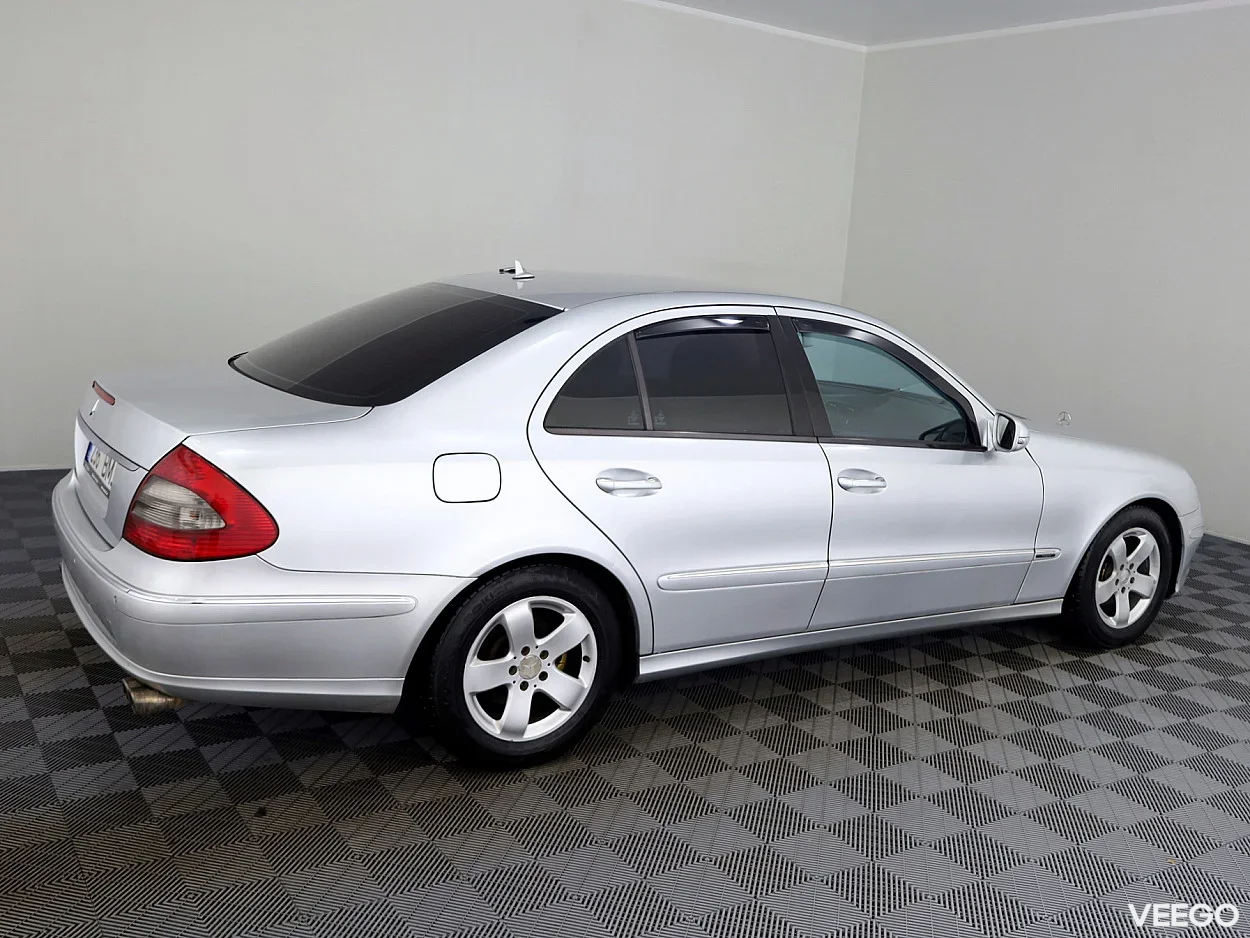 Mercedes-Benz E220 2.1 125kW