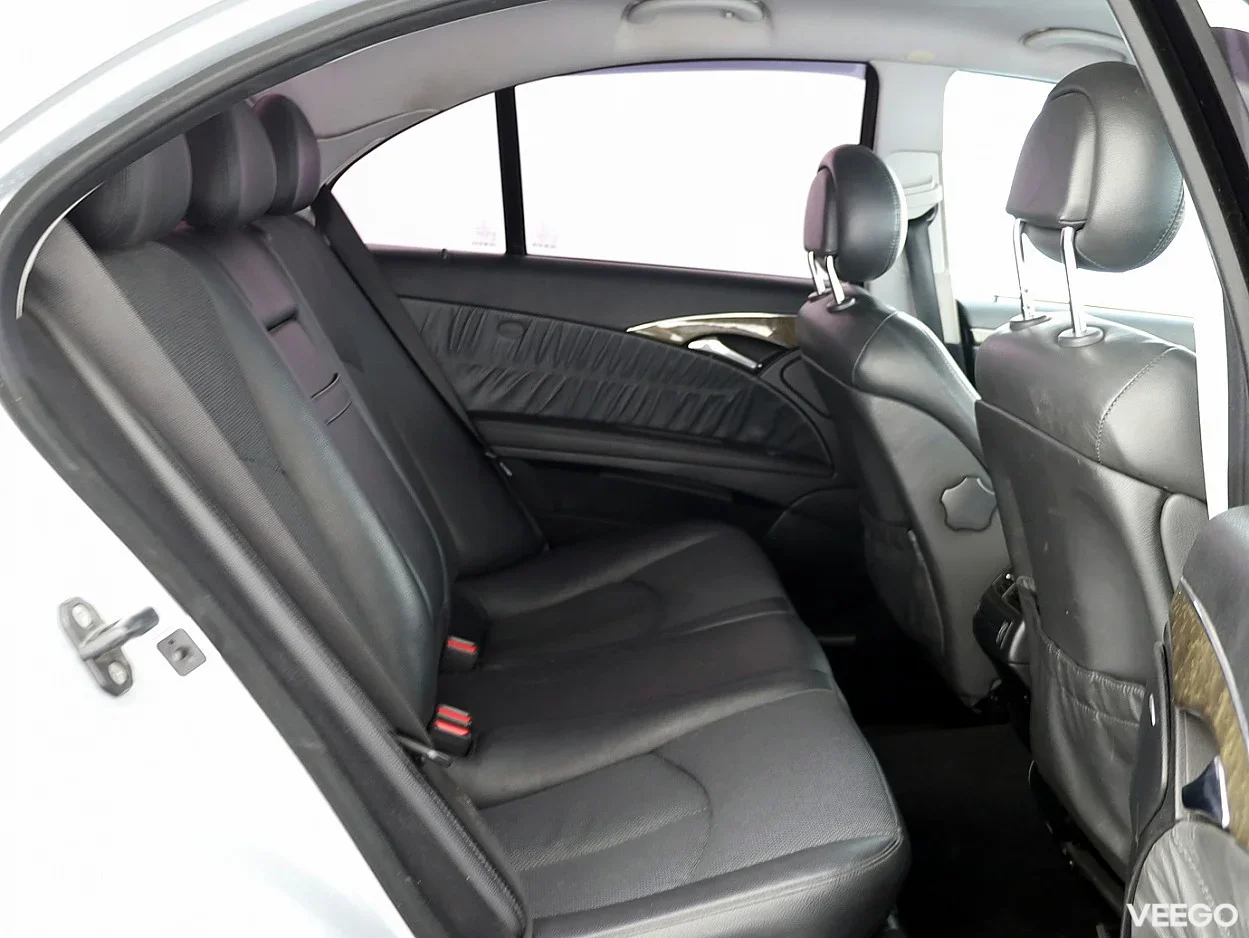 Mercedes-Benz E220 2.1 125kW