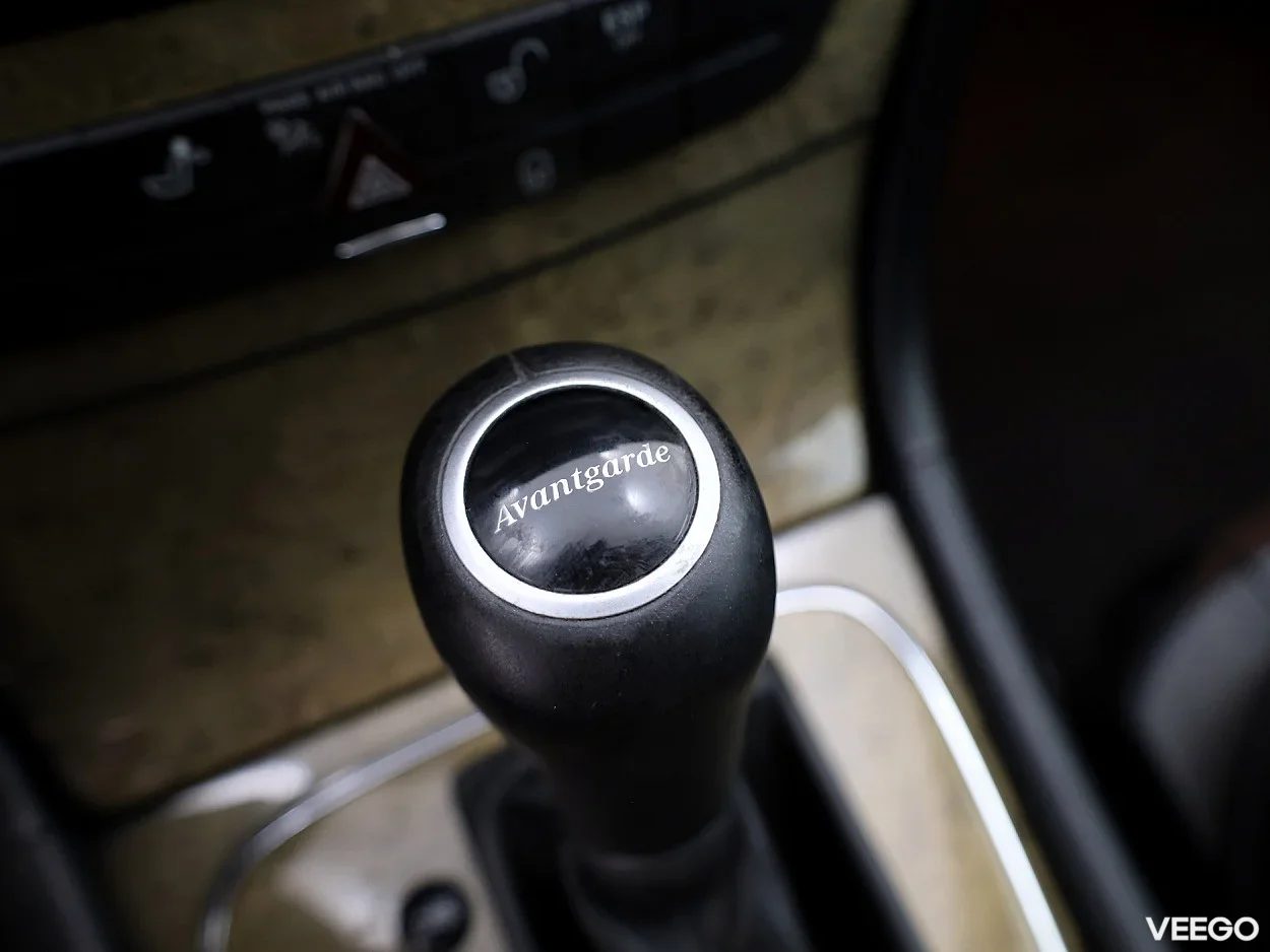 Mercedes-Benz E220 2.1 125kW