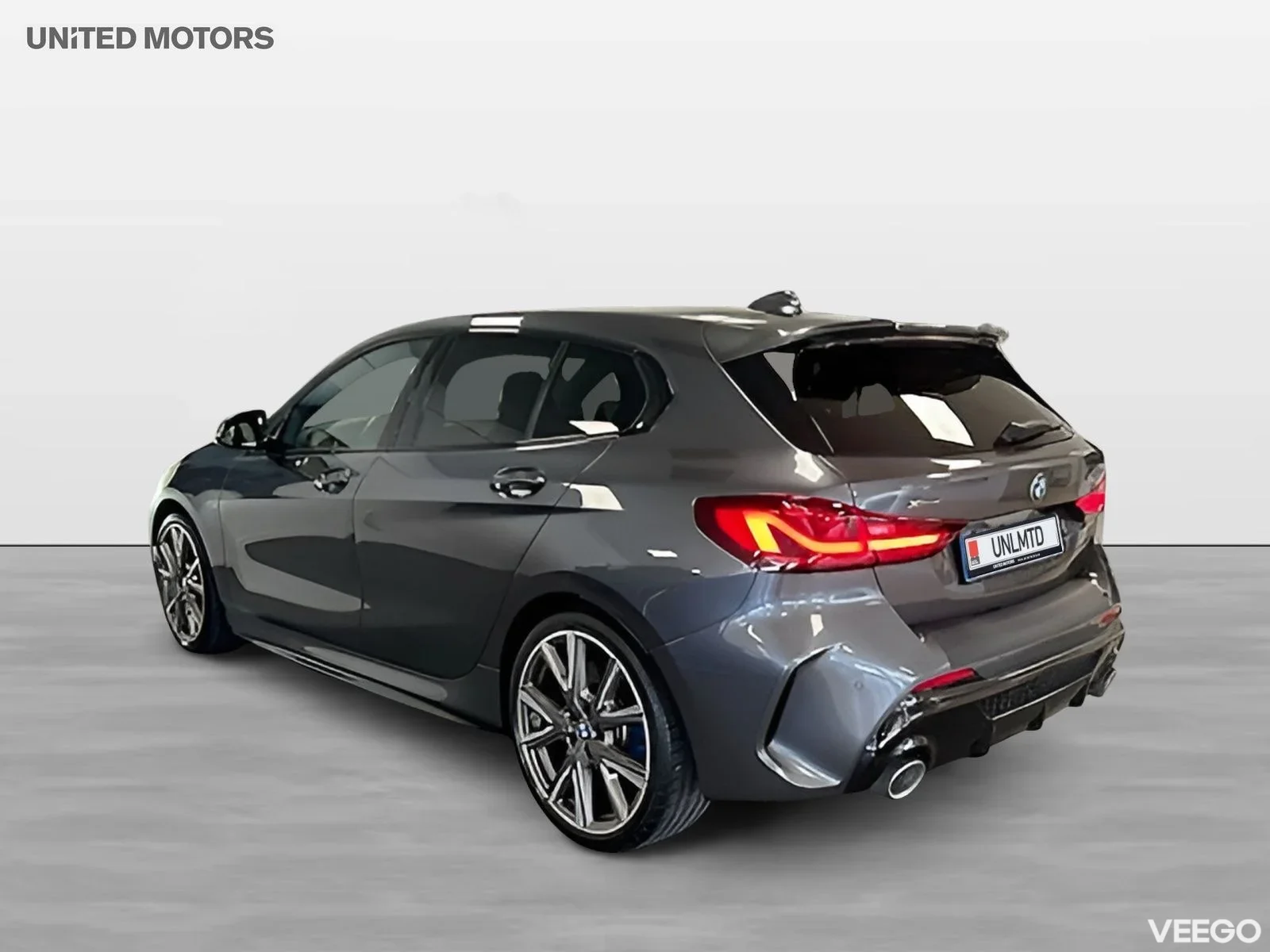 BMW M135 xDrive M-Sport Panorama Keyless Elstolar med minne H/K