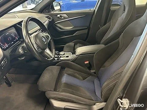 BMW M135 xDrive M-Sport Panorama Keyless Elstolar med minne H/K