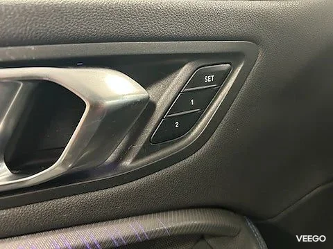 BMW M135 xDrive M-Sport Panorama Keyless Elstolar med minne H/K