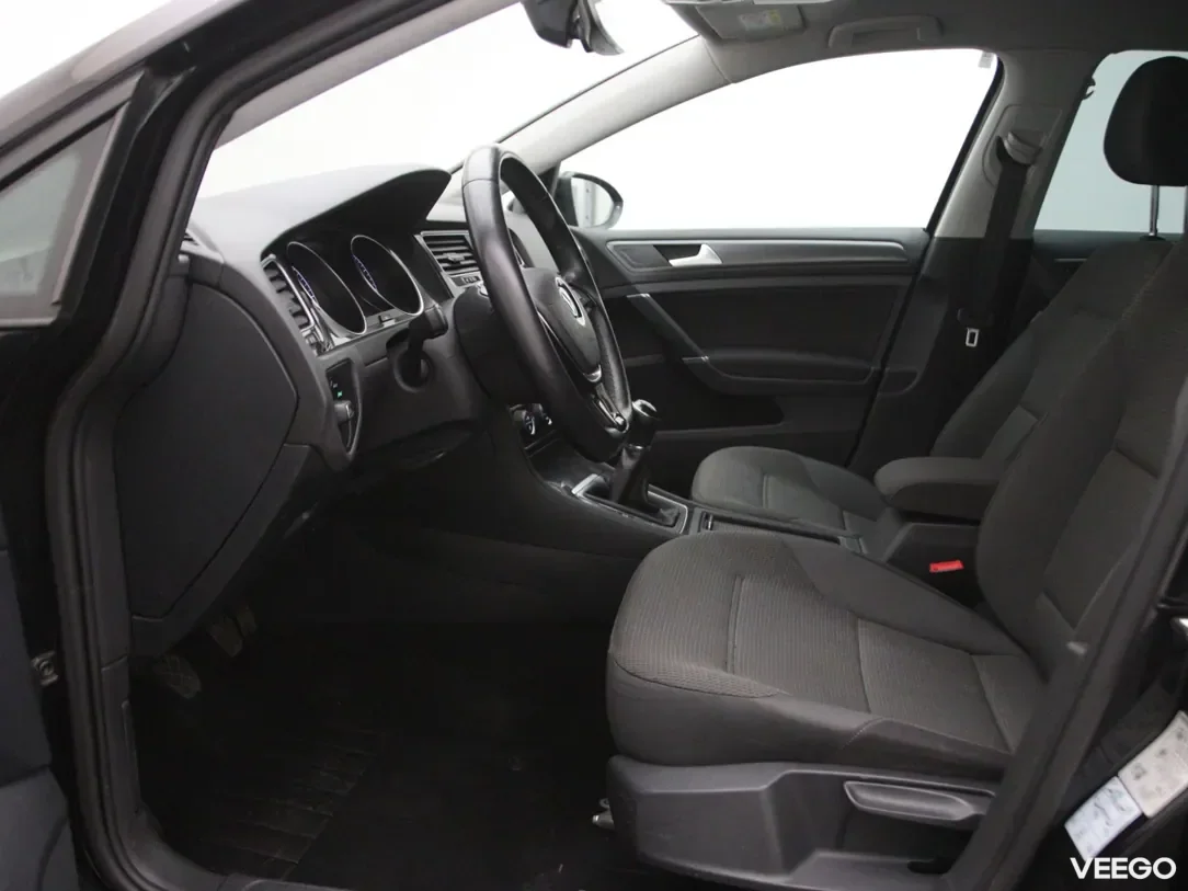 Volkswagen Golf 1.6 85kW