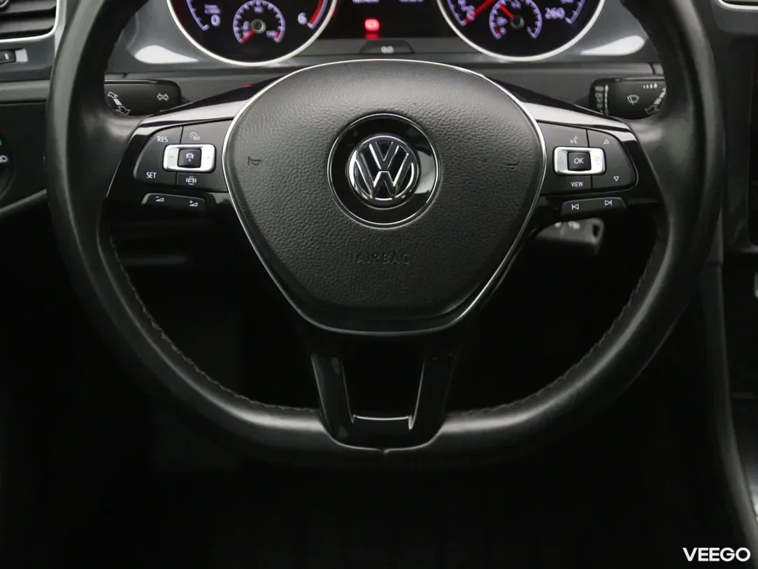 Volkswagen Golf 1.6 85kW