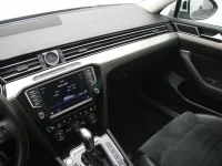 Volkswagen Passat 2 176kW thumbnail