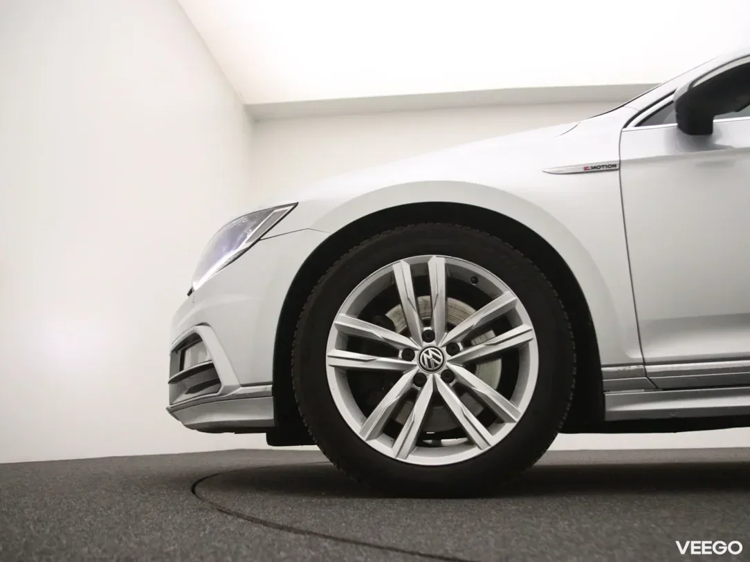 Volkswagen Passat 2 176kW