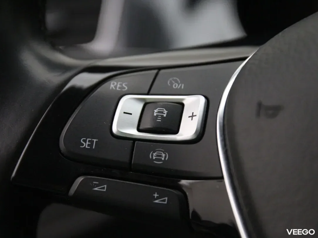 Volkswagen Golf 1.6 85kW