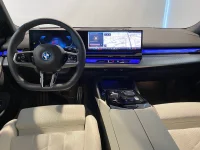 BMW 530 Sedan Adaptiv Farthållare Harmon Kardon Rattvärme Drag