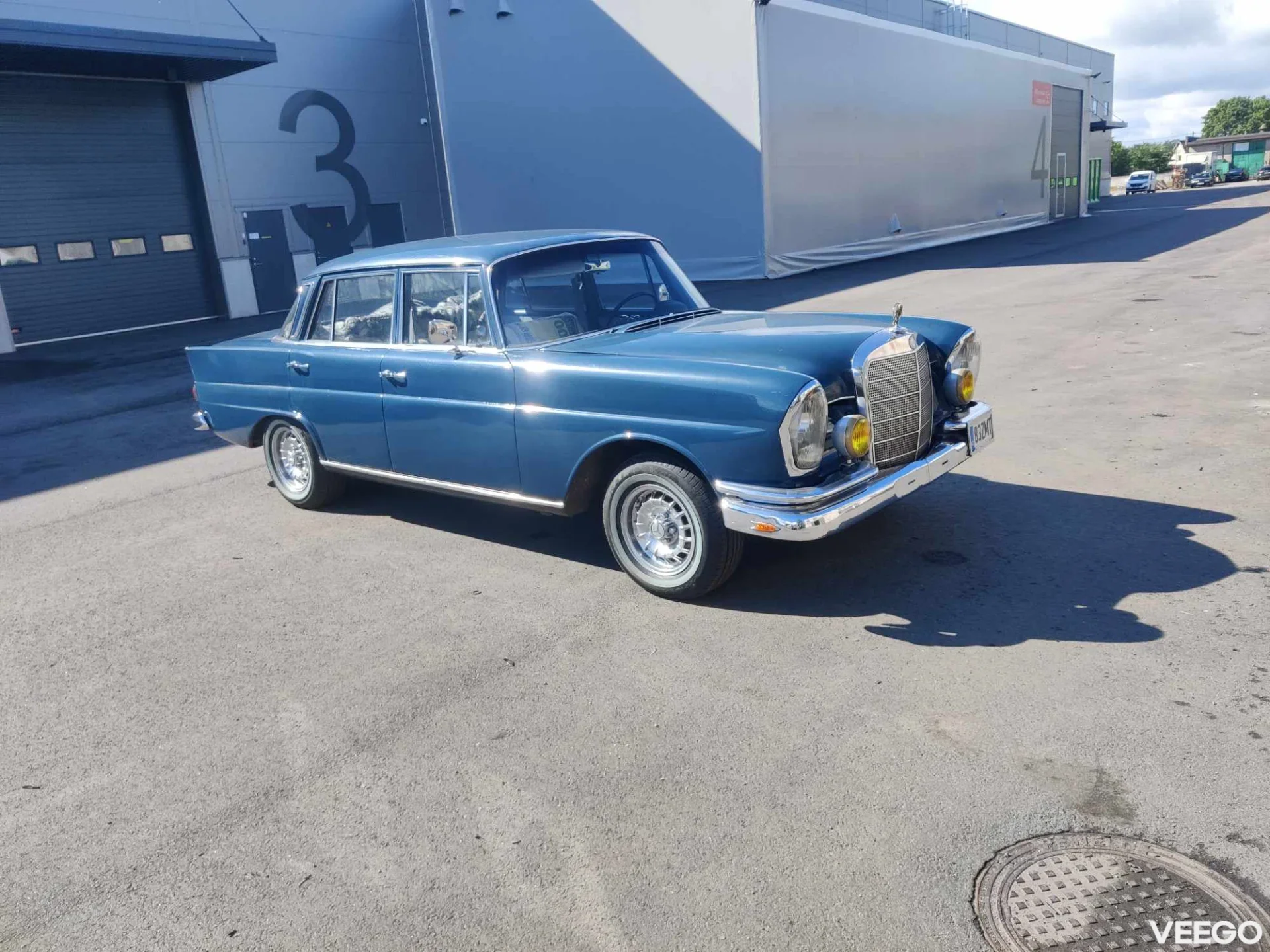 Mercedes-Benz 220 2.2 70kW