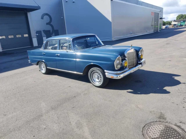 Image of Mercedes-Benz 220 2.2 70kW