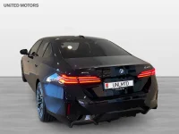 BMW 530 xDrive Sedan thumbnail