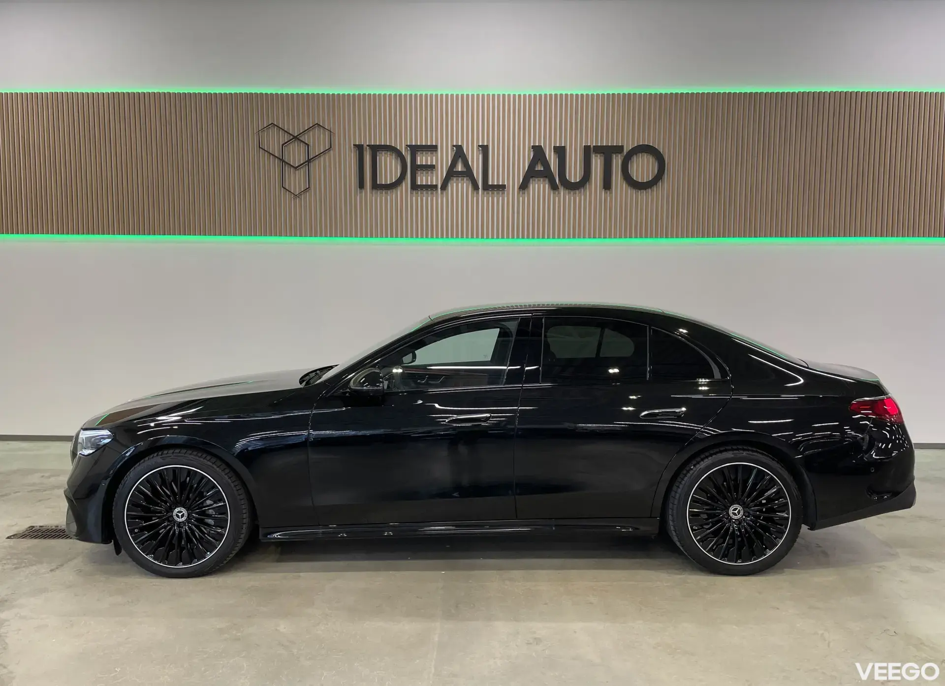 Mercedes-Benz E220 4Matic AMG Night 145kW