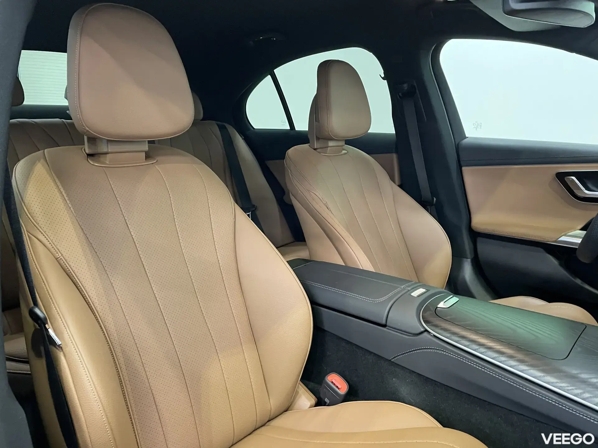 Mercedes-Benz E220 4Matic AMG Night 145kW