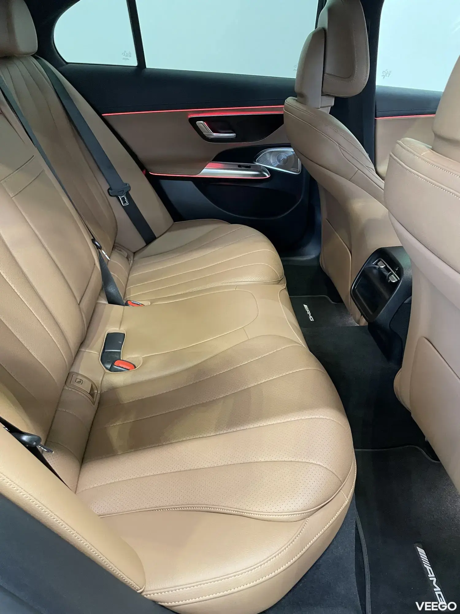 Mercedes-Benz E220 4Matic AMG Night 145kW