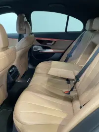 Mercedes-Benz E220 4Matic AMG Night 145kW thumbnail