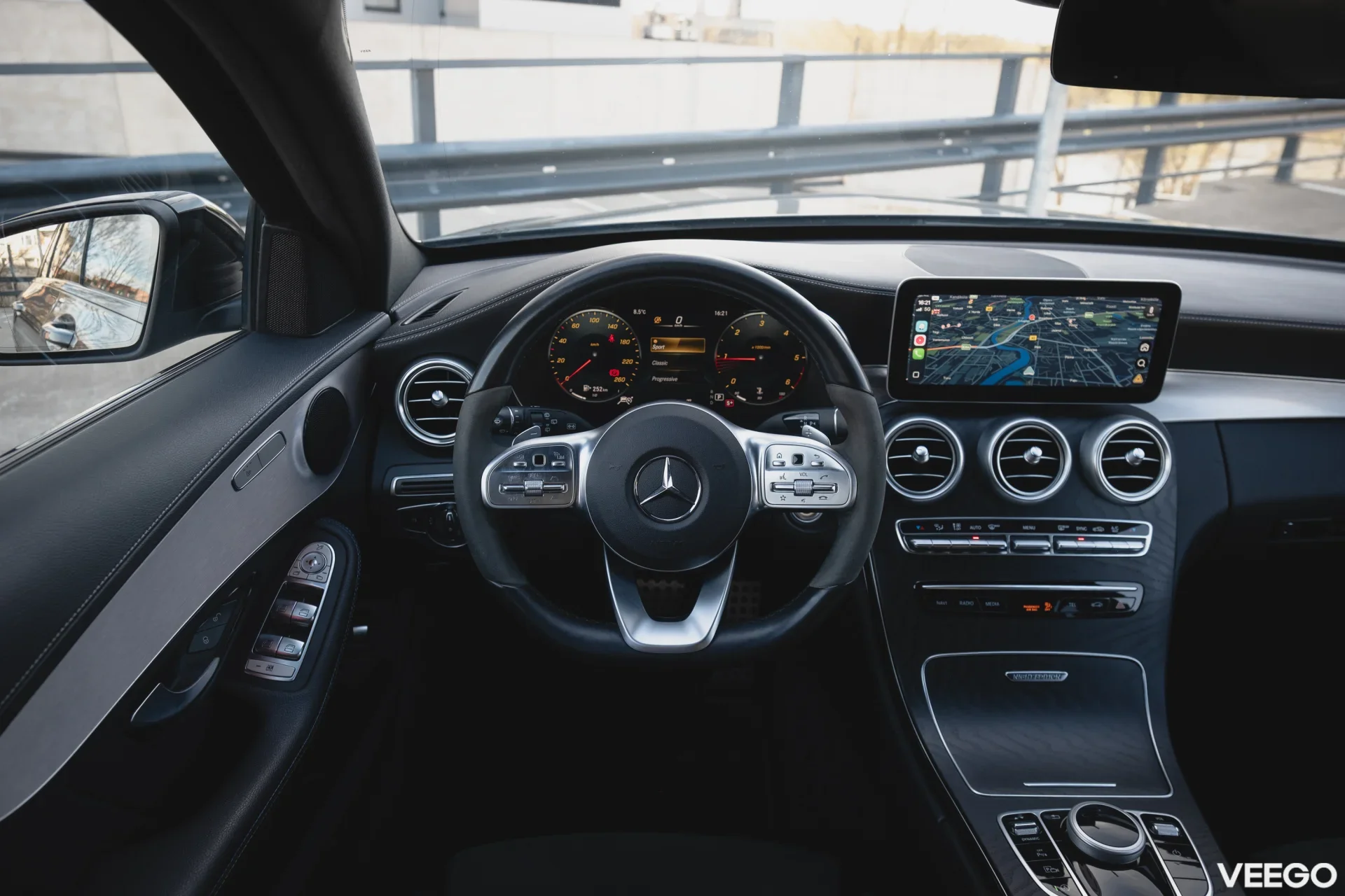 Mercedes-Benz C220 2.0 143kW