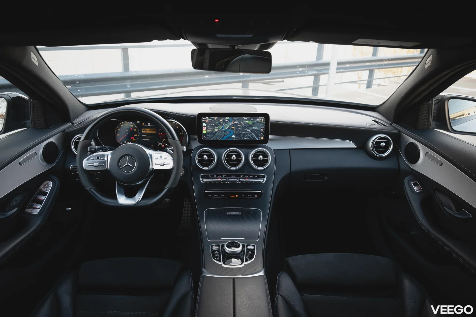 Mercedes-Benz C220 2.0 143kW