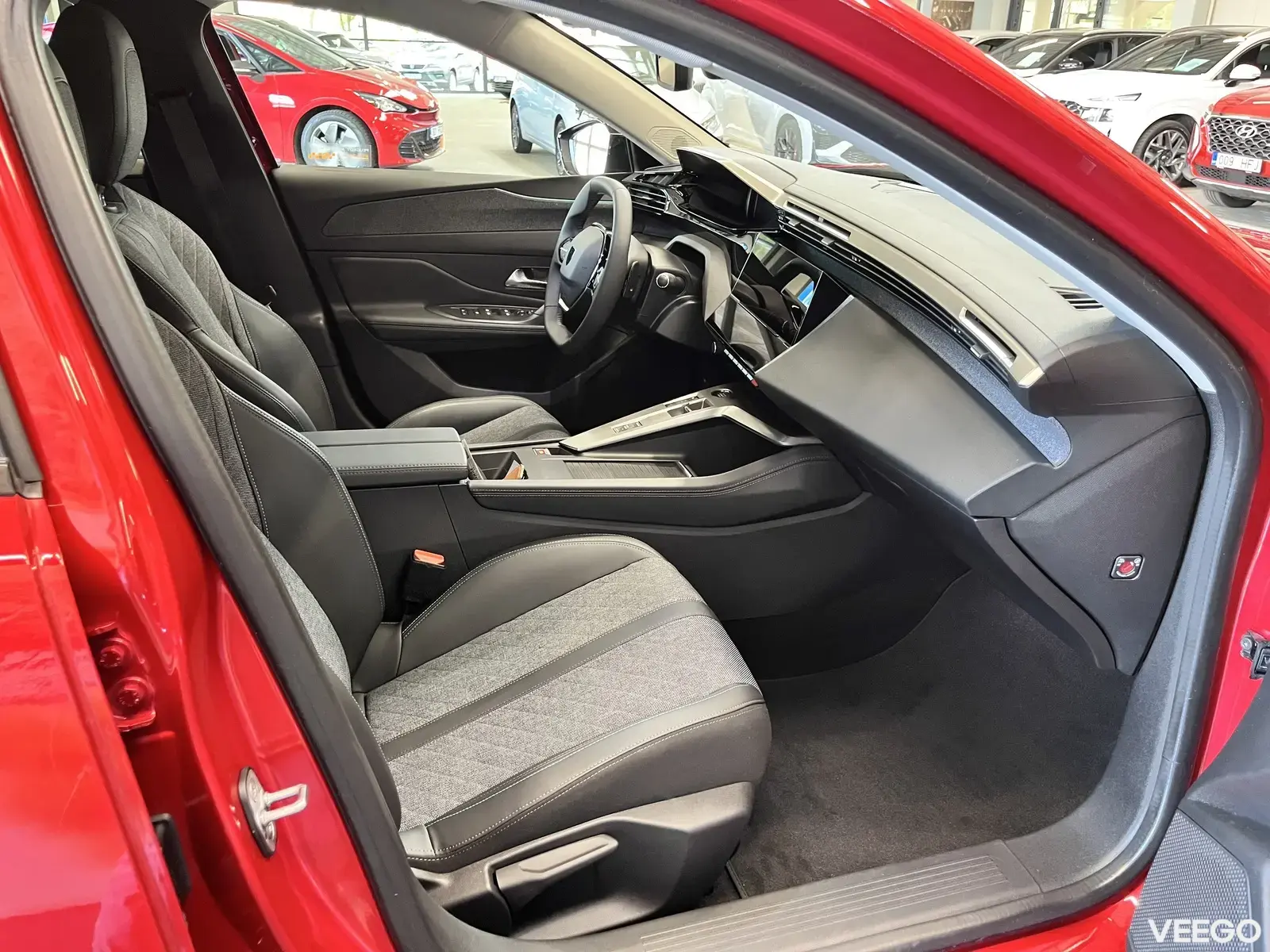 Peugeot 408 1.2 96kW