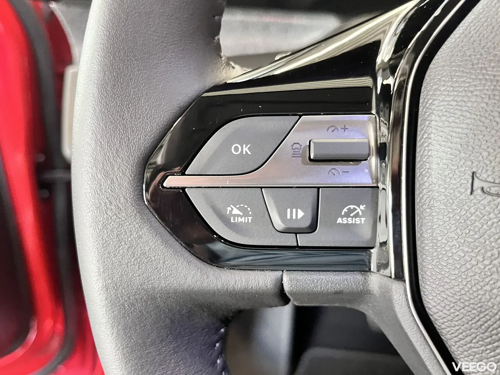 Peugeot 408 1.2 96kW