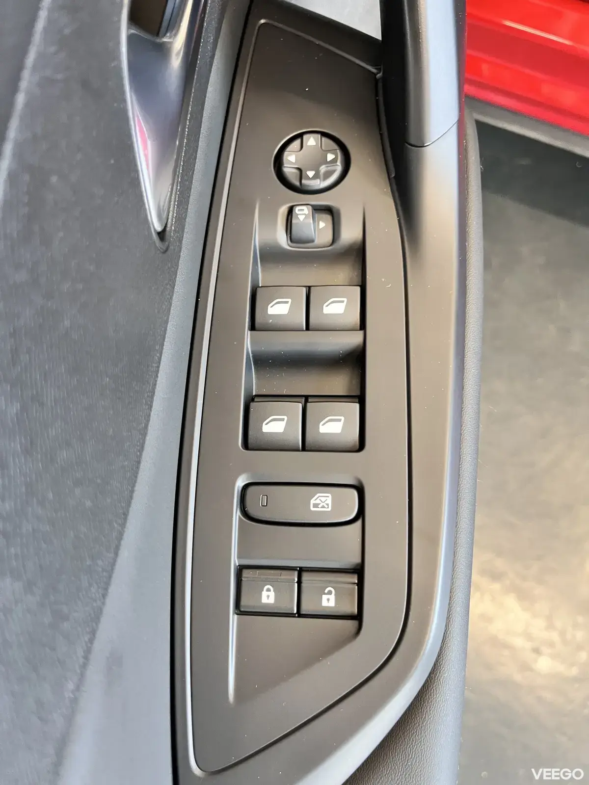 Peugeot 408 1.2 96kW