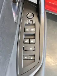 Peugeot 408 1.2 96kW thumbnail