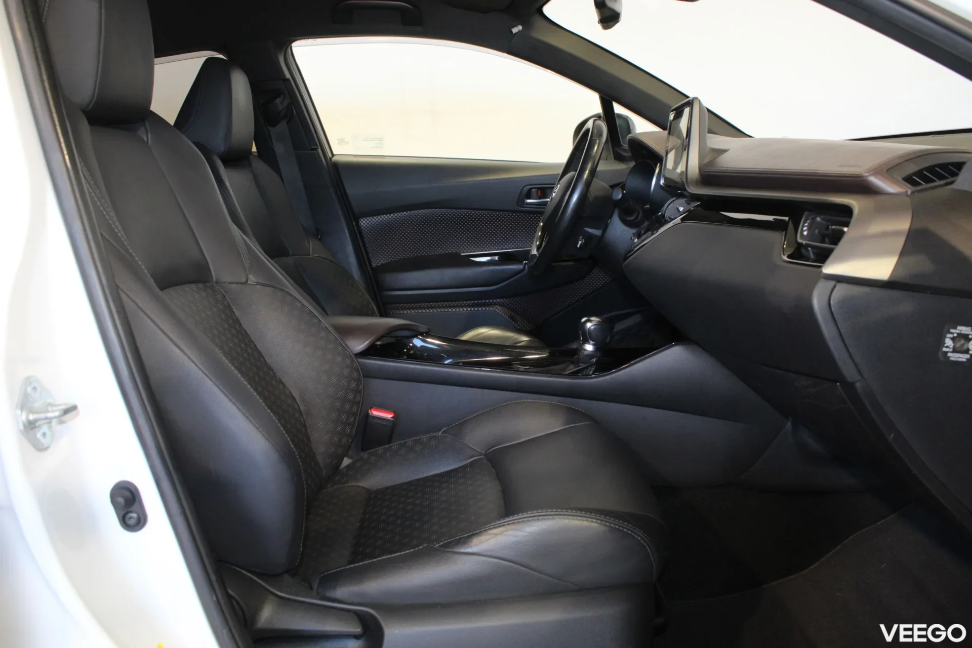 Toyota C-HR Luxury Plus 1.8 72kW