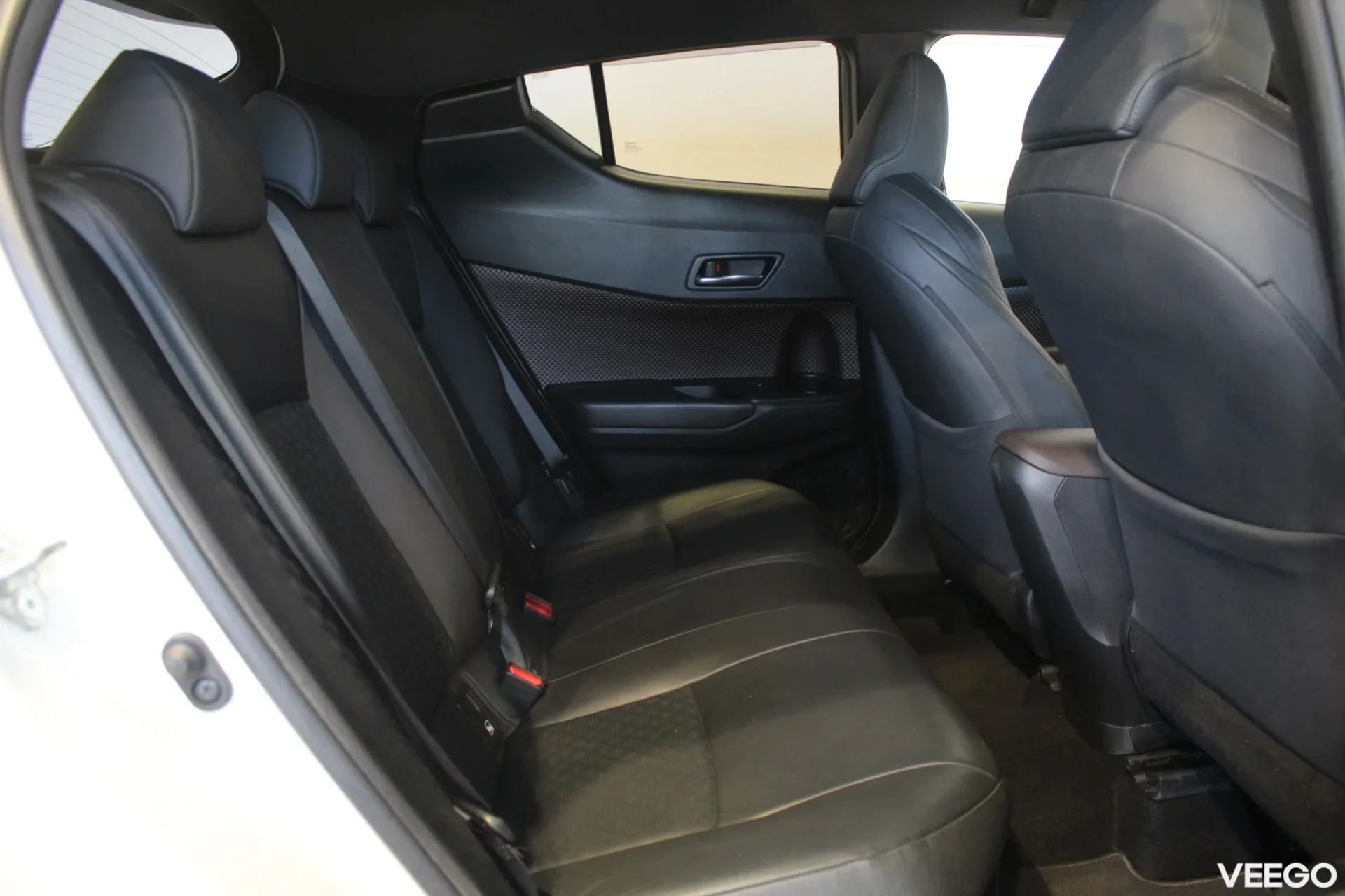 Toyota C-HR Luxury Plus 1.8 72kW