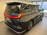 Lexus LM350H - 140kW