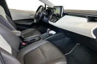 Toyota Corolla Luxury Hybrid 1.8 72kW thumbnail