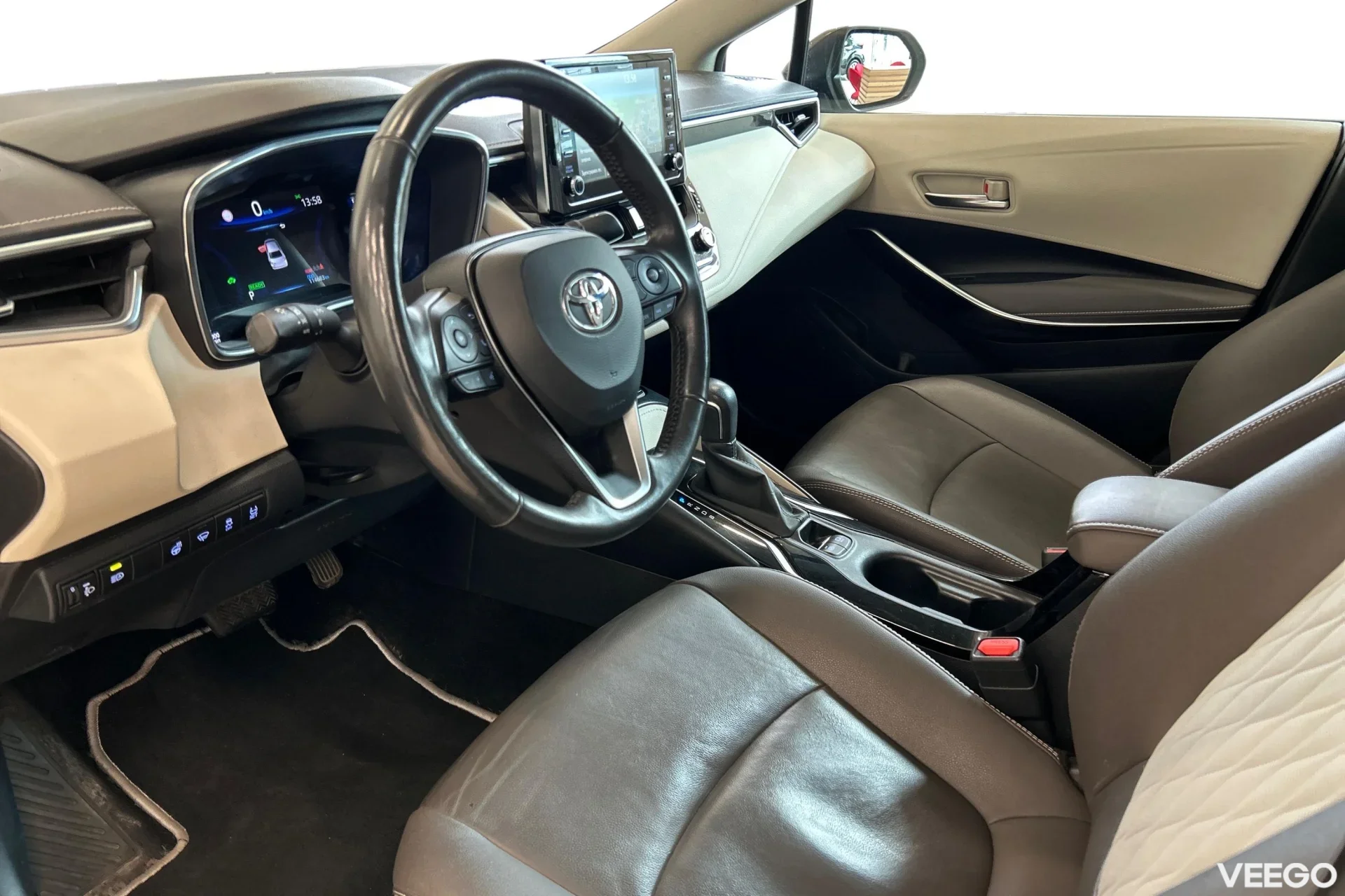 Toyota Corolla Luxury Hybrid 1.8 72kW