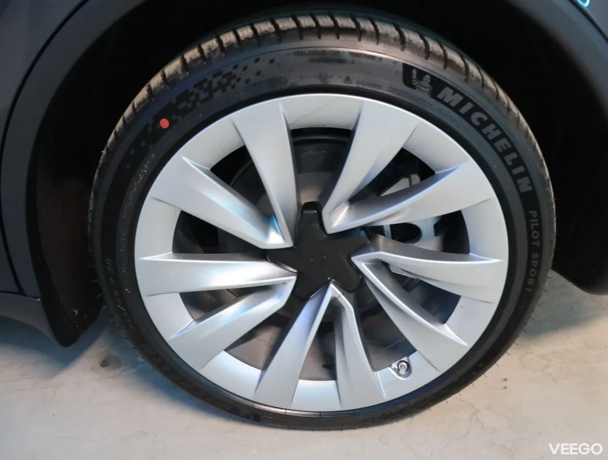 Tesla Model Y Premium Long Range Dual Motor AWD Juniper 378kW