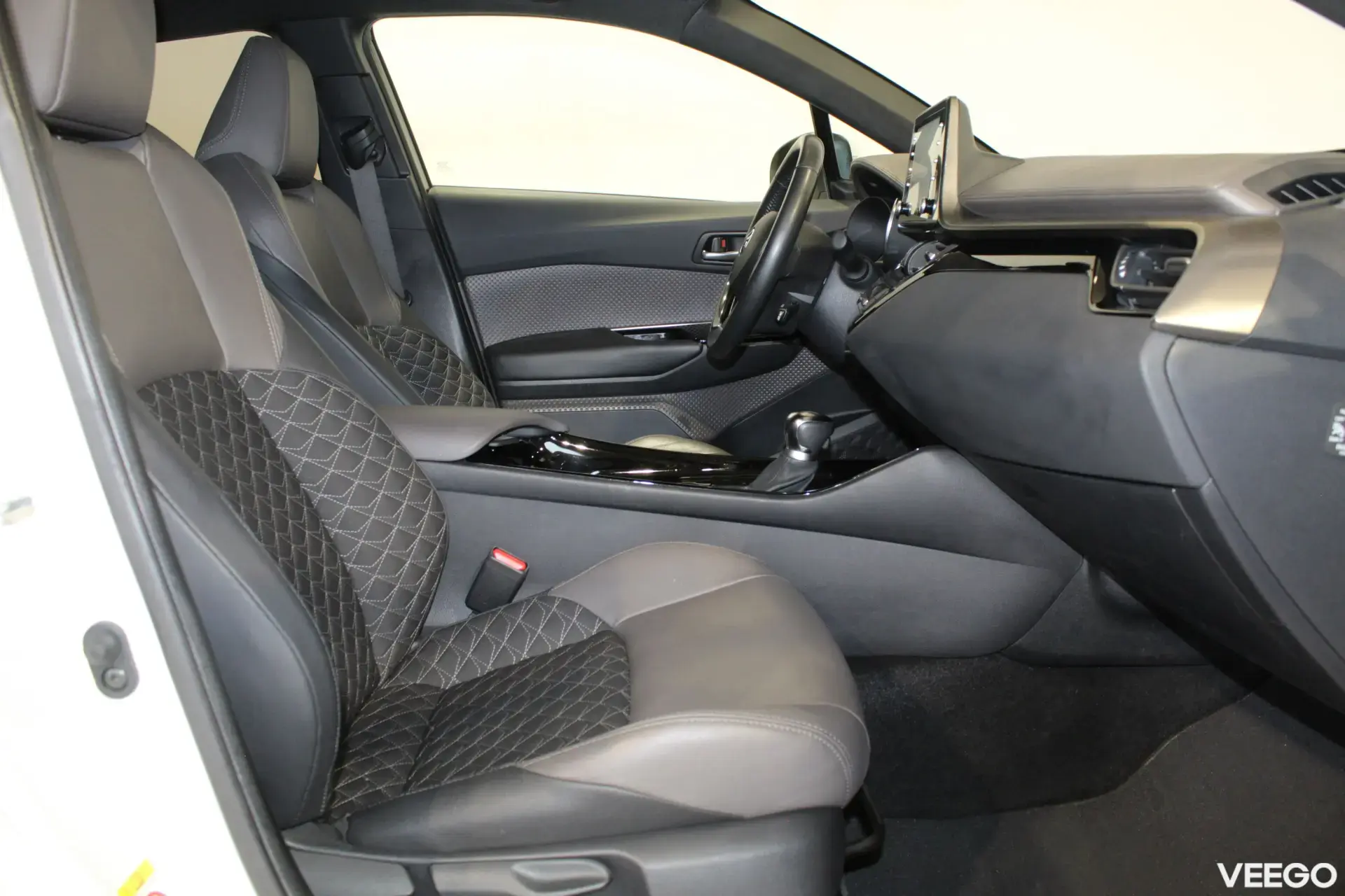 Toyota C-HR Luxury 1.8 72kW