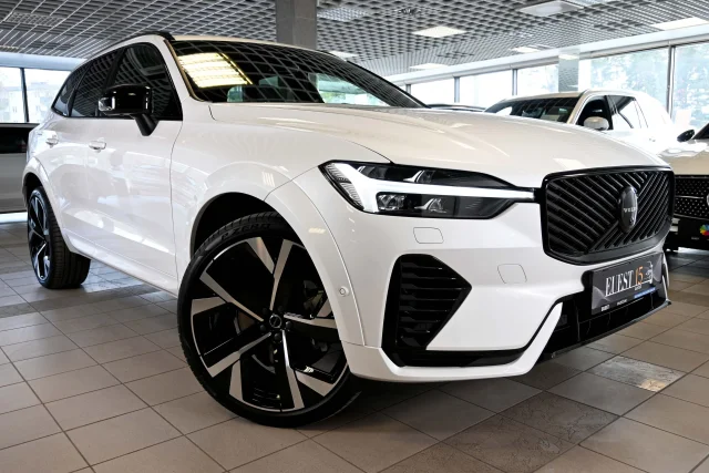 Image of Volvo XC60 AWD T8 4C B&W LUXURY+ ULTRA BLACK INTELLI FULL 2 335kW