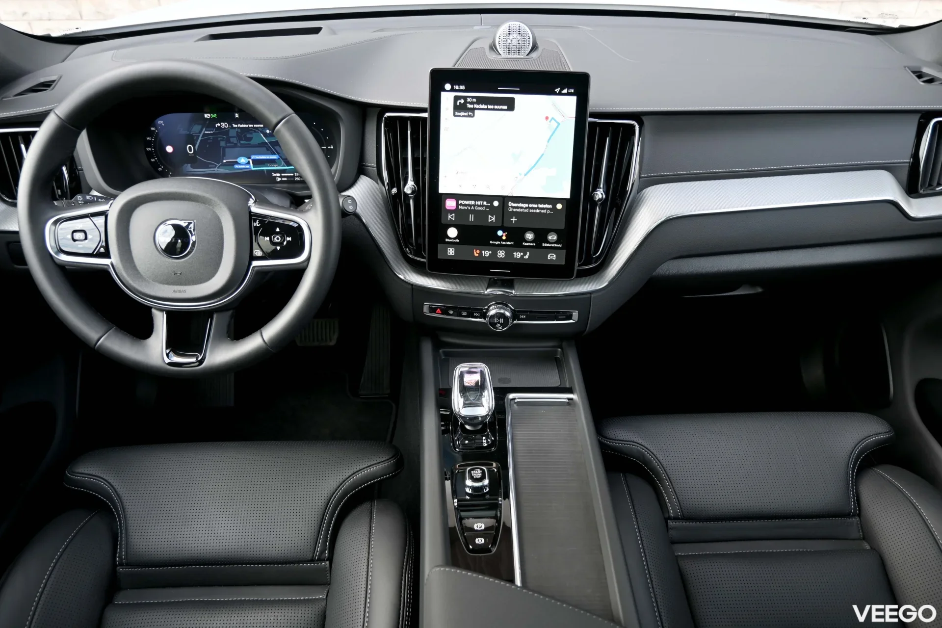 Volvo XC60 AWD T8 4C B&W LUXURY+ ULTRA BLACK INTELLI FULL 2 335kW