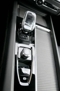 Volvo XC60 AWD T8 4C B&W LUXURY+ ULTRA BLACK INTELLI FULL 2 335kW thumbnail