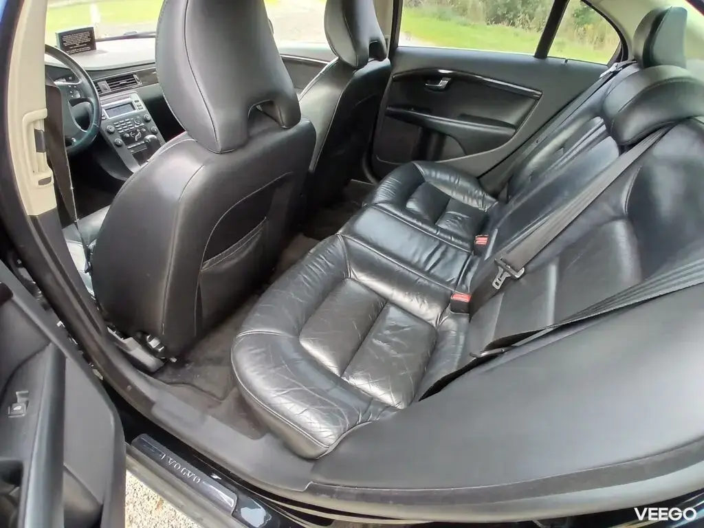 Volvo S80 MOMENTUM 2.5 147kW