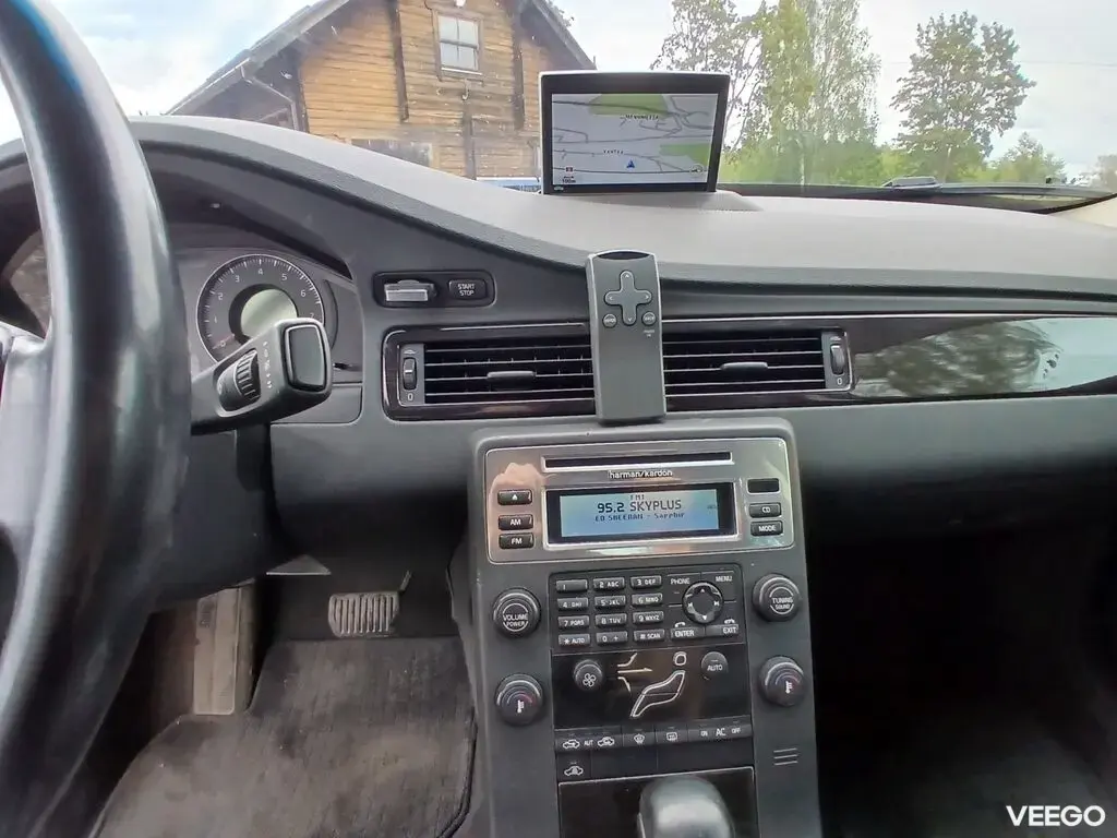Volvo S80 MOMENTUM 2.5 147kW