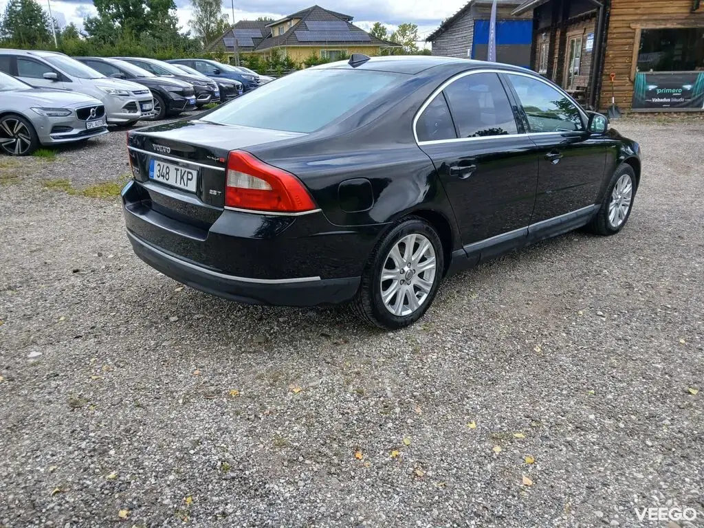 Volvo S80 MOMENTUM 2.5 147kW
