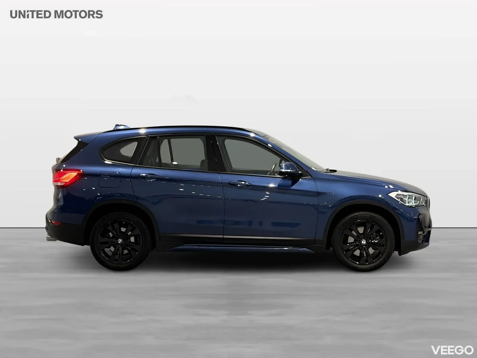 BMW X1 xDrive20d Sport Line Drag HiFi HUD Backkamera 18"