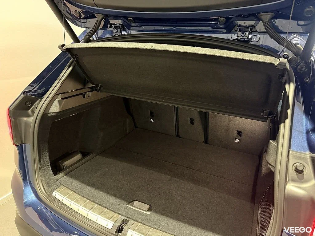 BMW X1 xDrive20d Sport Line Drag HiFi HUD Backkamera 18"